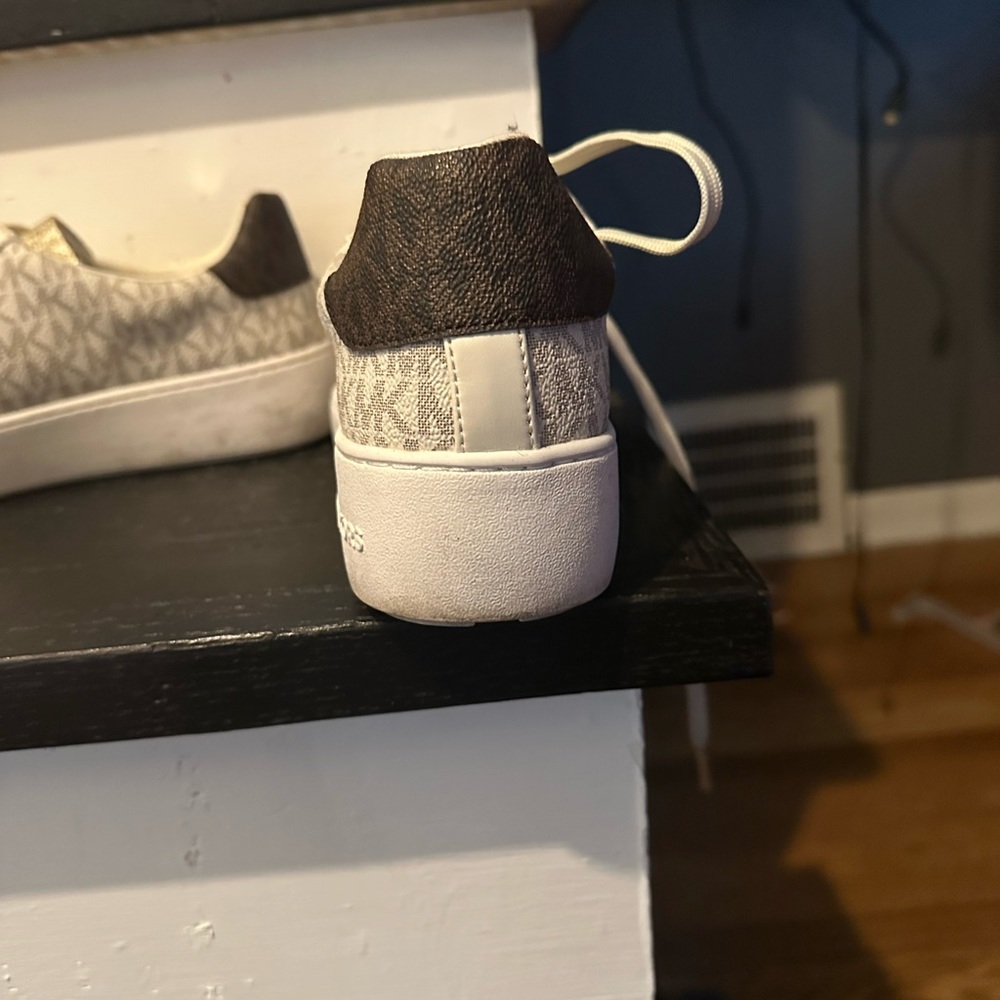 Michael Kors tennis shoes 9.5 W - Picture 4 of 7